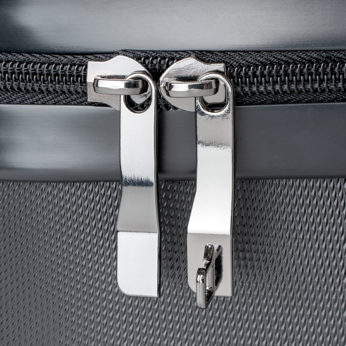 Travel Suitcase - Toormount Suitcase Design
